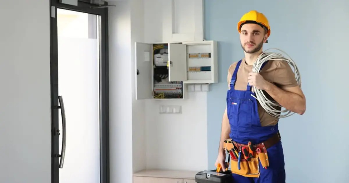 Minor Electrical Repairs a Handyman Can Do