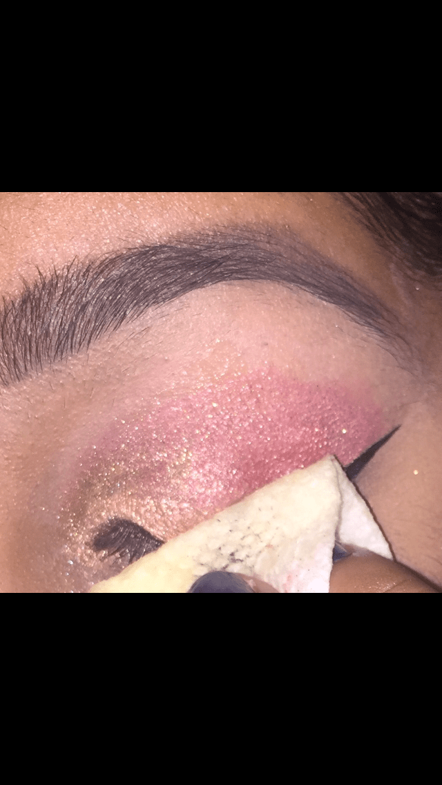 Removing EyeMakeup The Edison Light