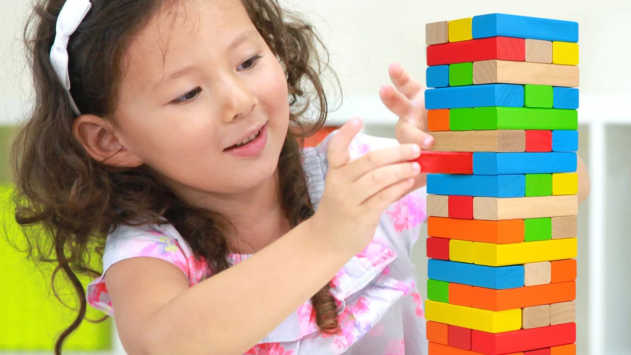 Can You Use Two Hands in Giant Garden Jenga