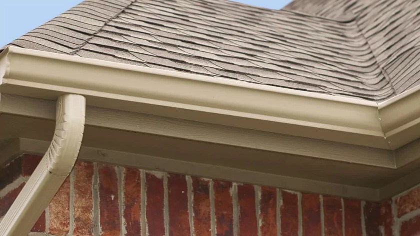 Which Is Best Seamless Gutters vs Traditional Gutters 7 Choosing seamless gutters