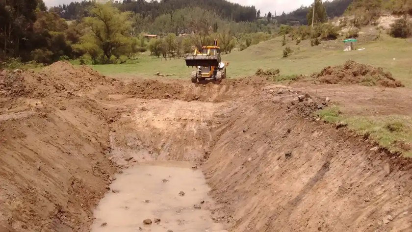 How To Fill A Pond With Water (Complete Guide) 1 Digging pond