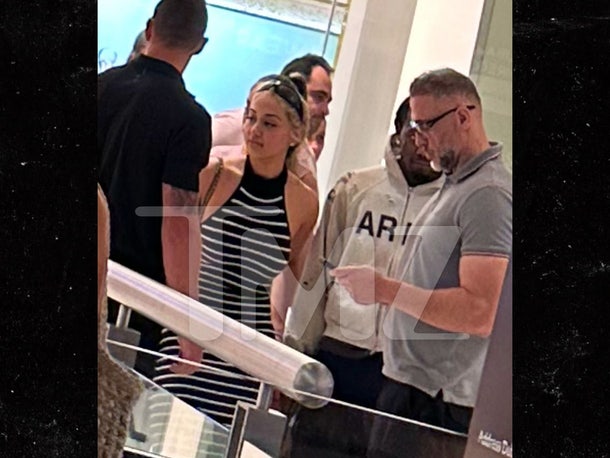Offset takes new lady shopping in Dubai shortly after calling out Cardi B