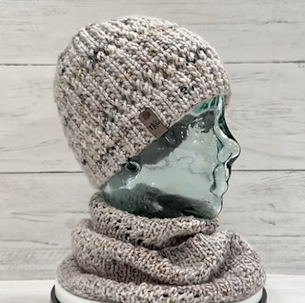 Chutes & Ladders Hat & Cowl Set