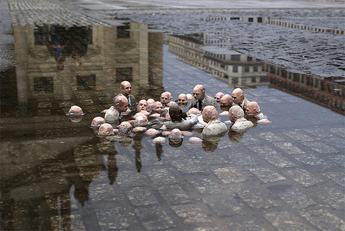 Cement Eclipses: Tiny Street Art Sculptures by Isaac Cordal – The