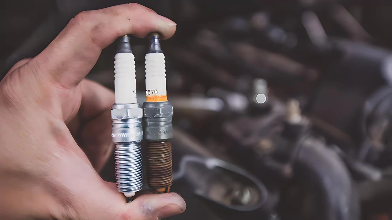 how to change a spark plugs
