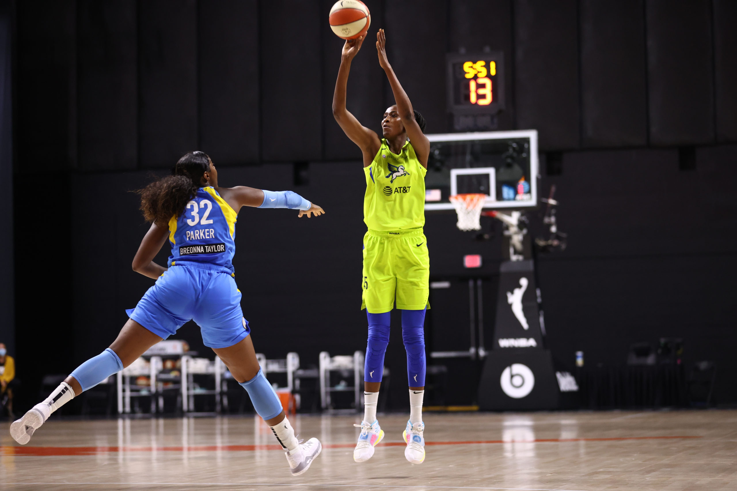 Astou Ndour back in Chicago on a one-year deal