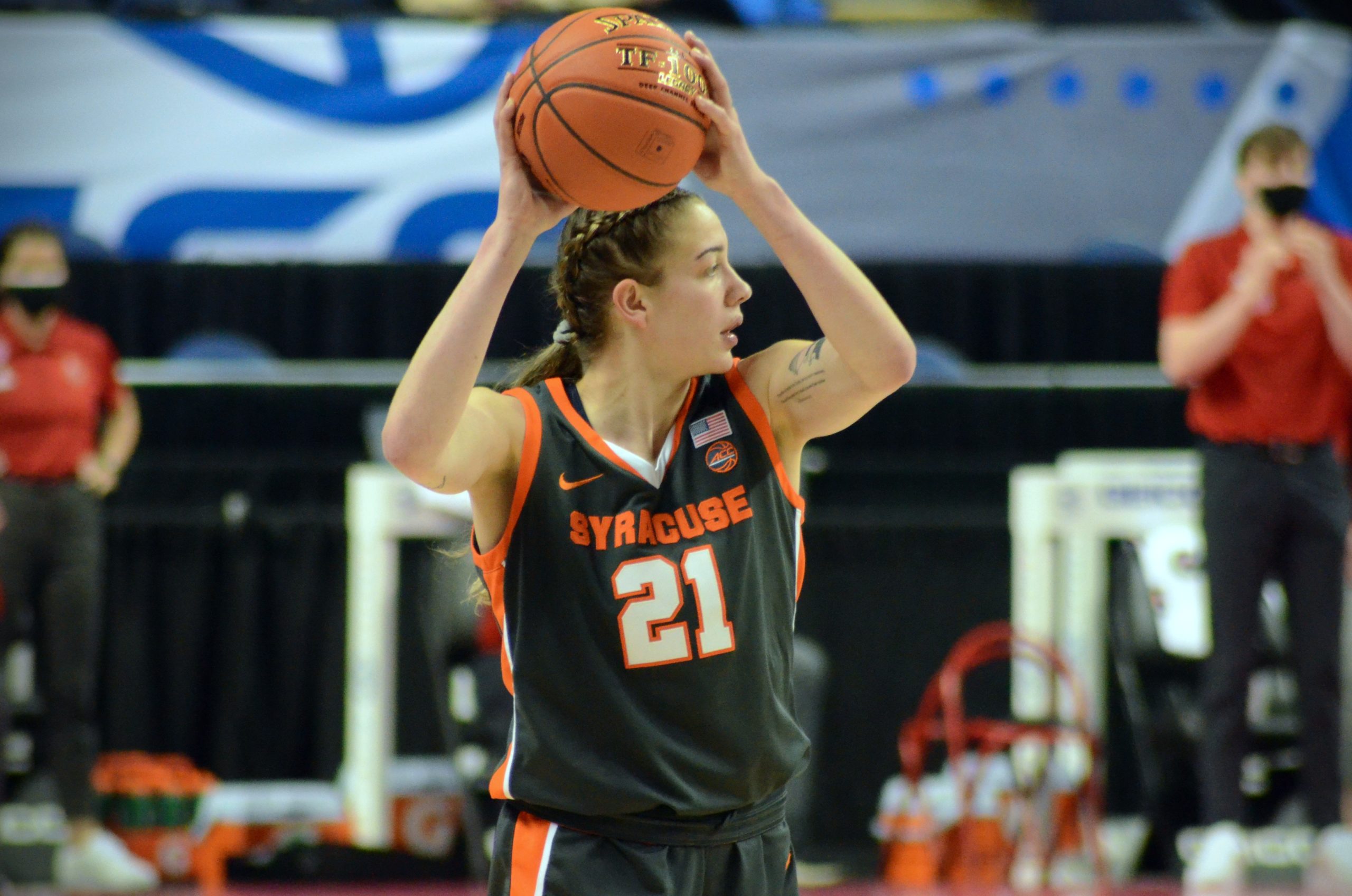 Louisville adds Syracuse's Engstler and Vanderbilt's Hall via transfer