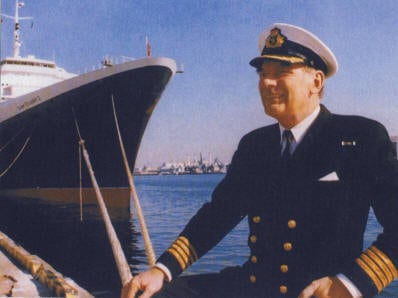Ask The Qe2 S Captain Robin Woodall