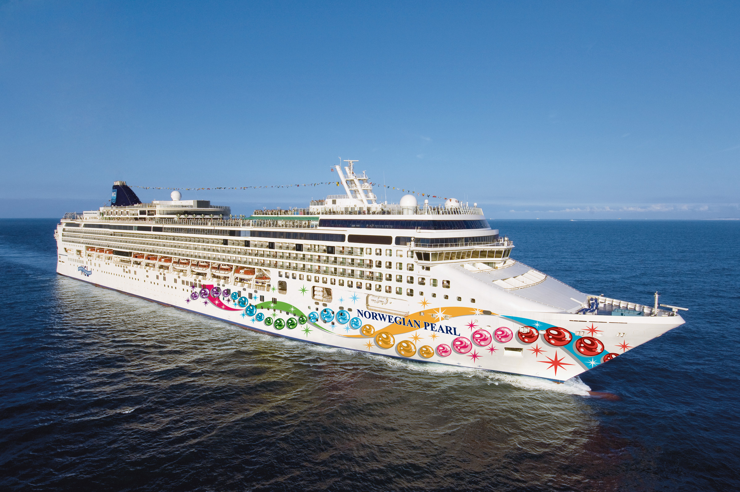 Norwegian Pearl S Disco Cruise Featuring A Dj Set From Space