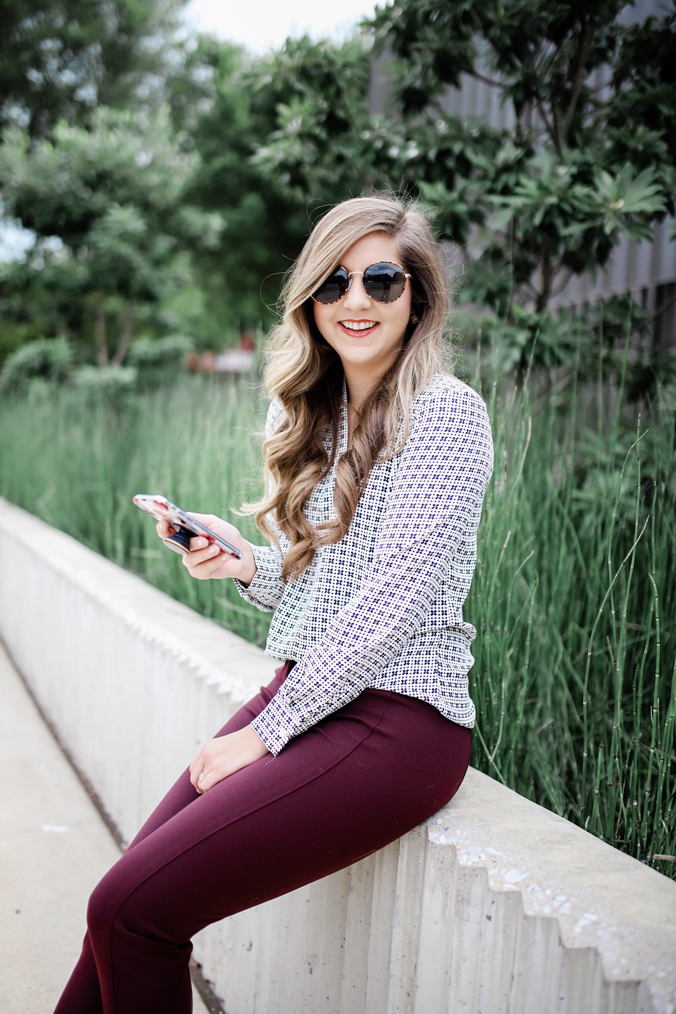 Fall workwear outfit inspiration with maroon pants