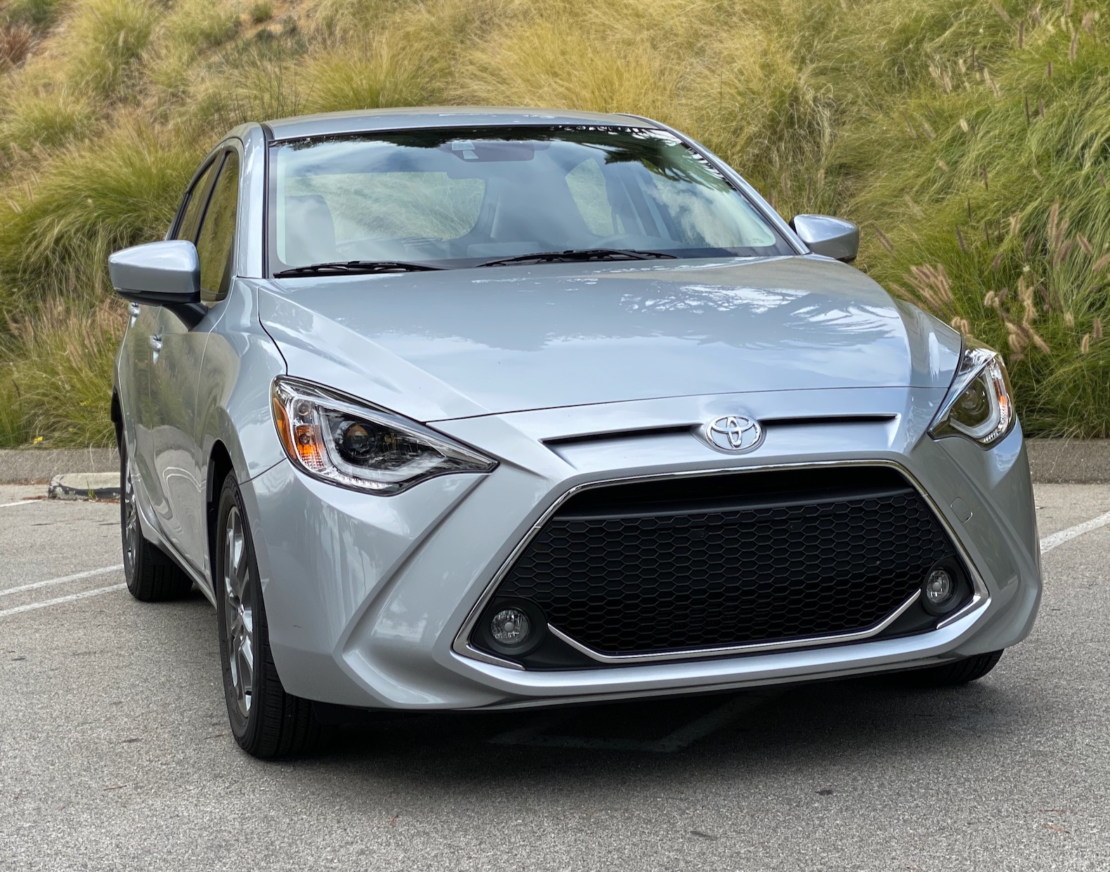 2020 toyota yaris hatchback review: a fun-to-drive value