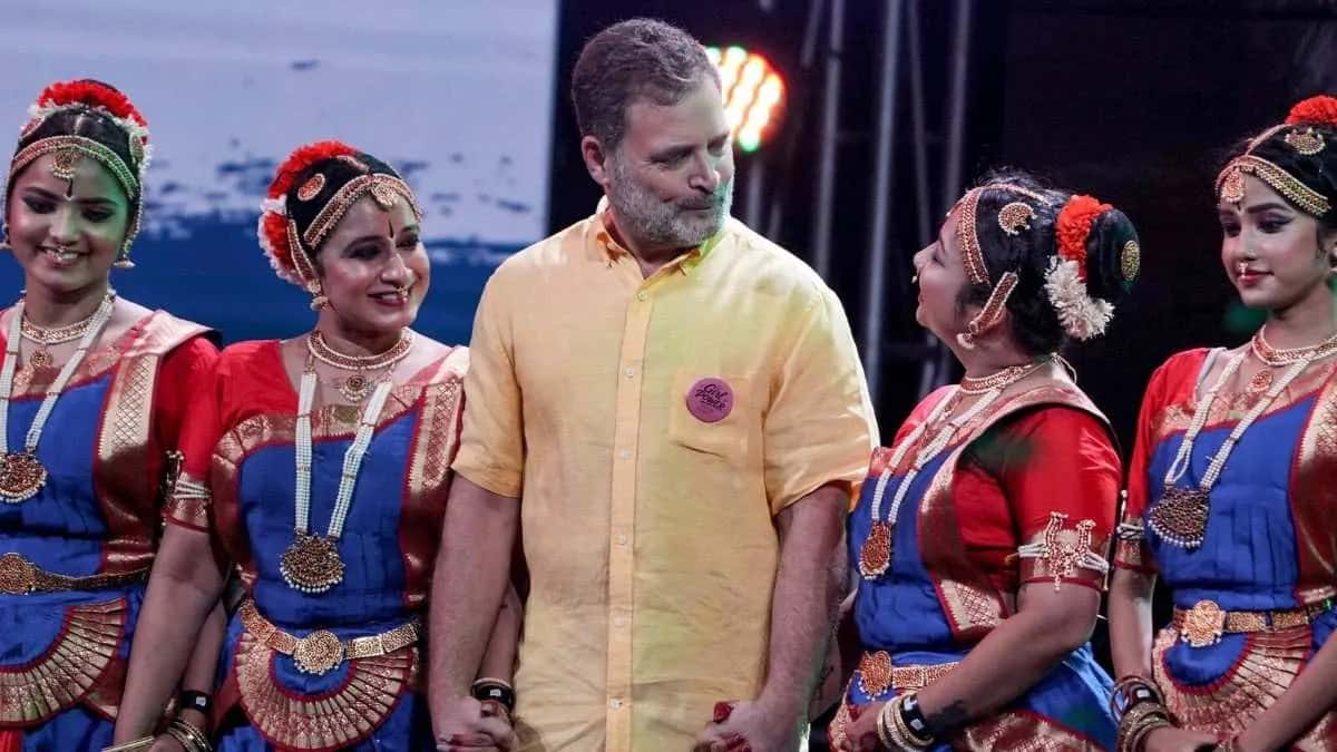 রাহুল গান্ধীর ‘খাঁচা ভাঙার’ ডাক, পুণেতে নারী স্বাধীনতা নিয়ে তীব্র বিতর্ক!