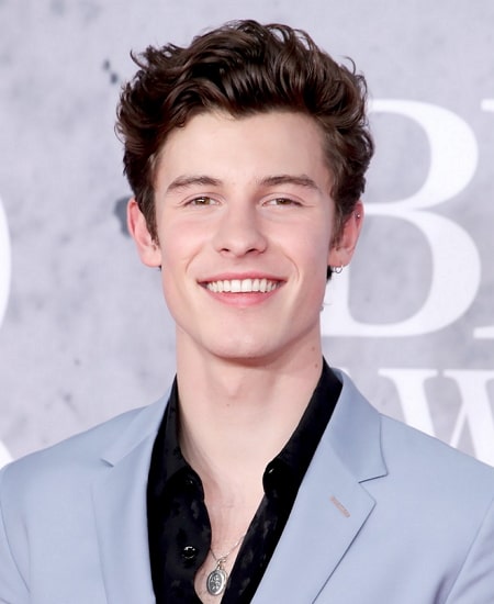 Watch the latest video from shawn mendes (@shawnmendes). Shawn Mendes Wiki Age Net Worth Girlfriend Family Biography More Thewikifeed