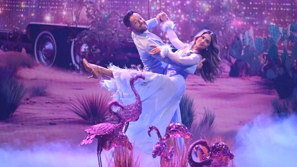 dancing-with-the-star-pasha-pashkov-danielle-fishel-disney