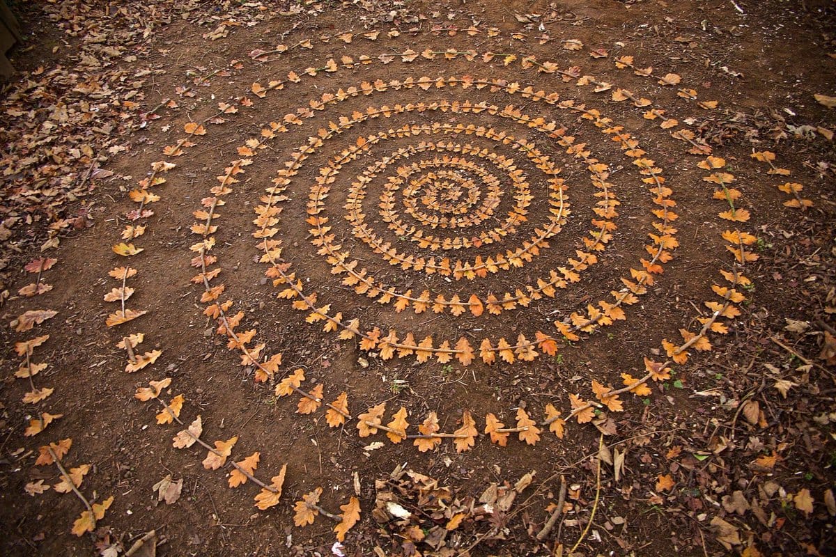 James Brunt Organizes Leaves And Rocks Into Elaborate Cairns And Mandalas Colossal