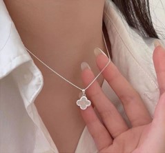 XL18 纯银四叶草贝母项链