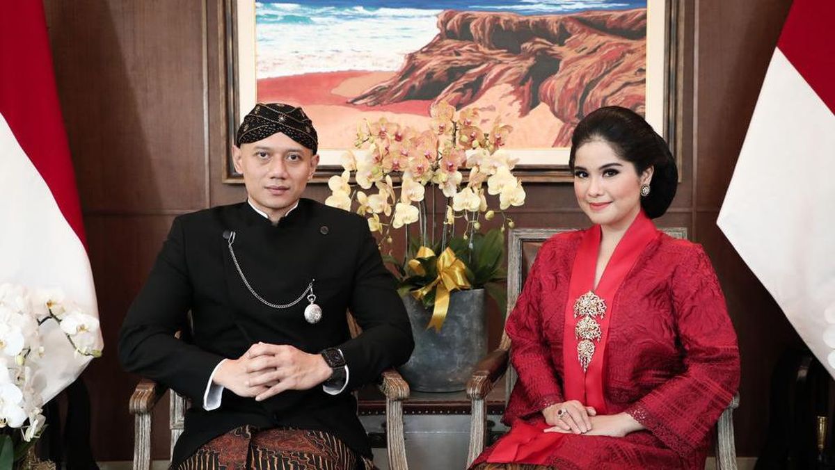 AHY dan Annisa Pohan Rayakan HUT RI Pakai Baju Adat, Netizen: Presiden Halu…
