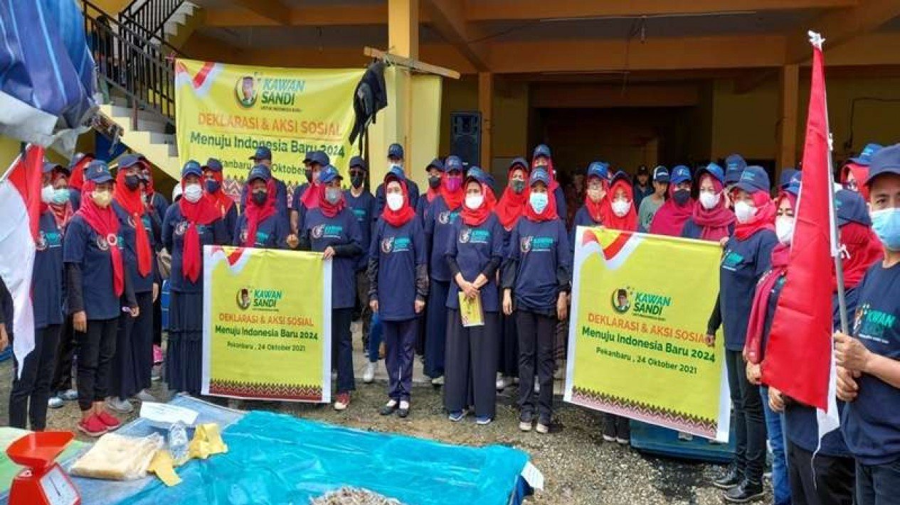 Ratusan Emak-Emak di Pekanbaru Deklarasi Sandiaga Capres 2024
