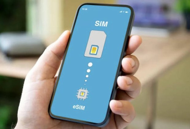 Menkomdigi Ajak Masyarakat Pakai eSIM, Ini Bedanya dengan Kartu SIM Biasa