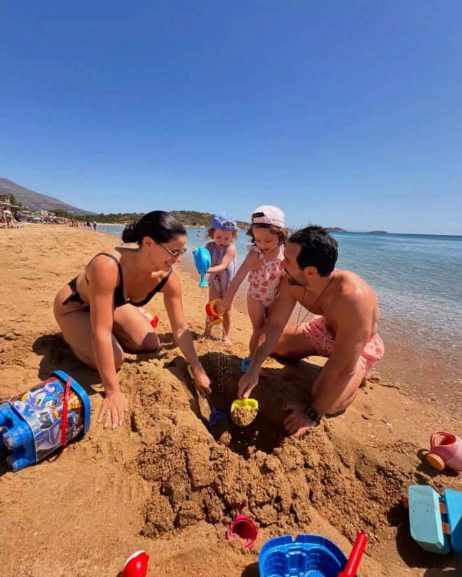 Χριστίνα Μπόμπα – Σάκης Τανιμανίδης: Γενέθλια για τις δίδυμες κόρες τους – «Τρία μαγικά χρόνια, σας αγαπάμε όσο τίποτα» 1 mpompa 2