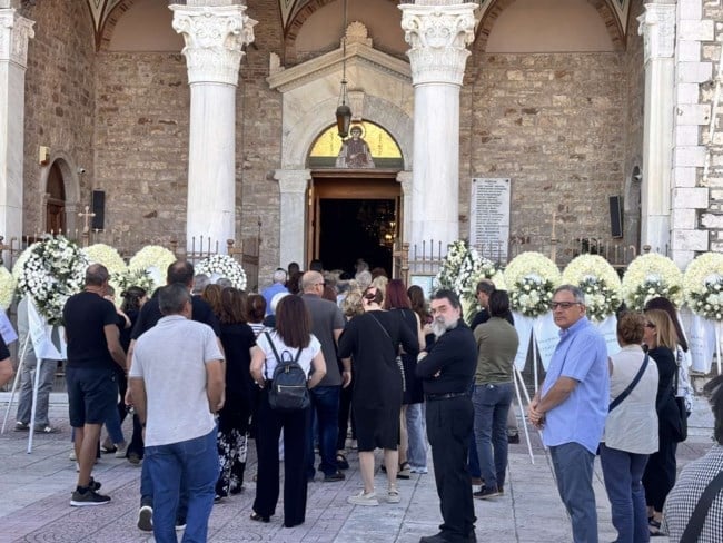 Δεν άντεξε το χαμό του γιου του - Πέθανε ο πατέρας του κάμεραμαν του ΑΝΤ1 Γιώργου Παυλάκη που είχε χάσει πρόσφατα τη ζωή του 12 a4d1ca5458ec41d6be0f669cb0f8b750