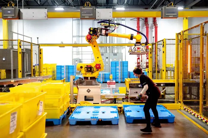 How Gen AI is Impacting the Labor Market in 2024