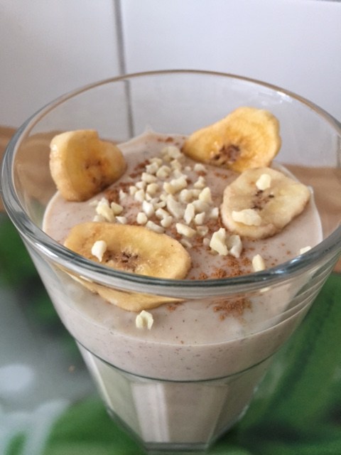 Bananen-Smoothie mit Mandeln