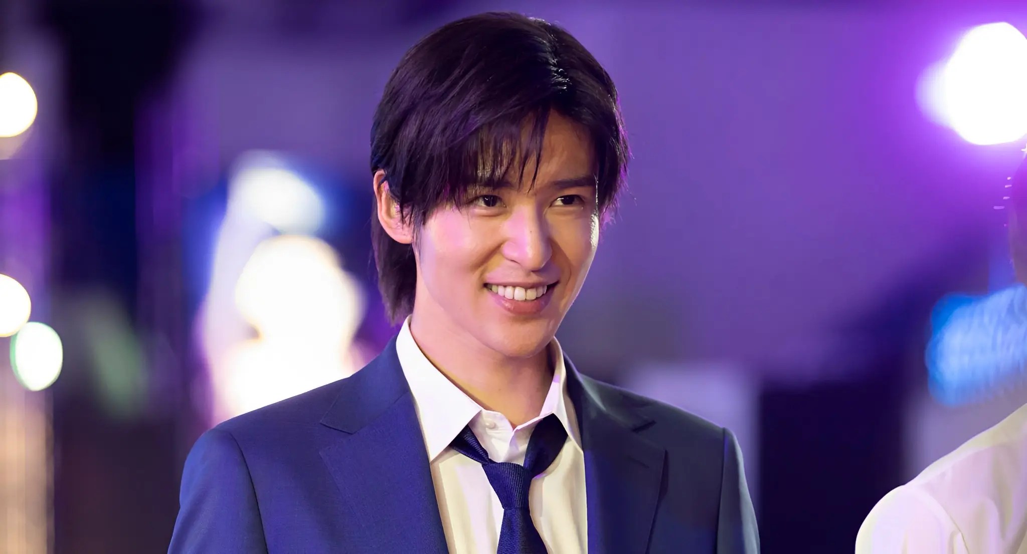 【新連続ドラマ『トリリオンゲーム』】目黒蓮が笑顔を浮かべるシーンにファン悶絶!印象的な目黒蓮の腕時計のブランドは?