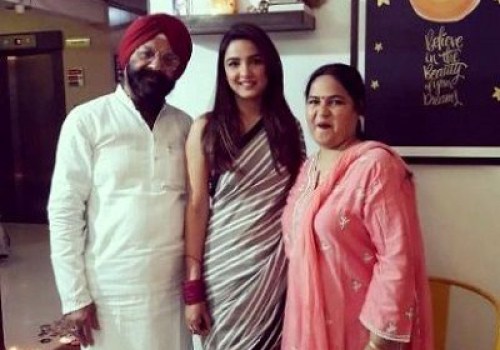Jasmin Bhasin Family