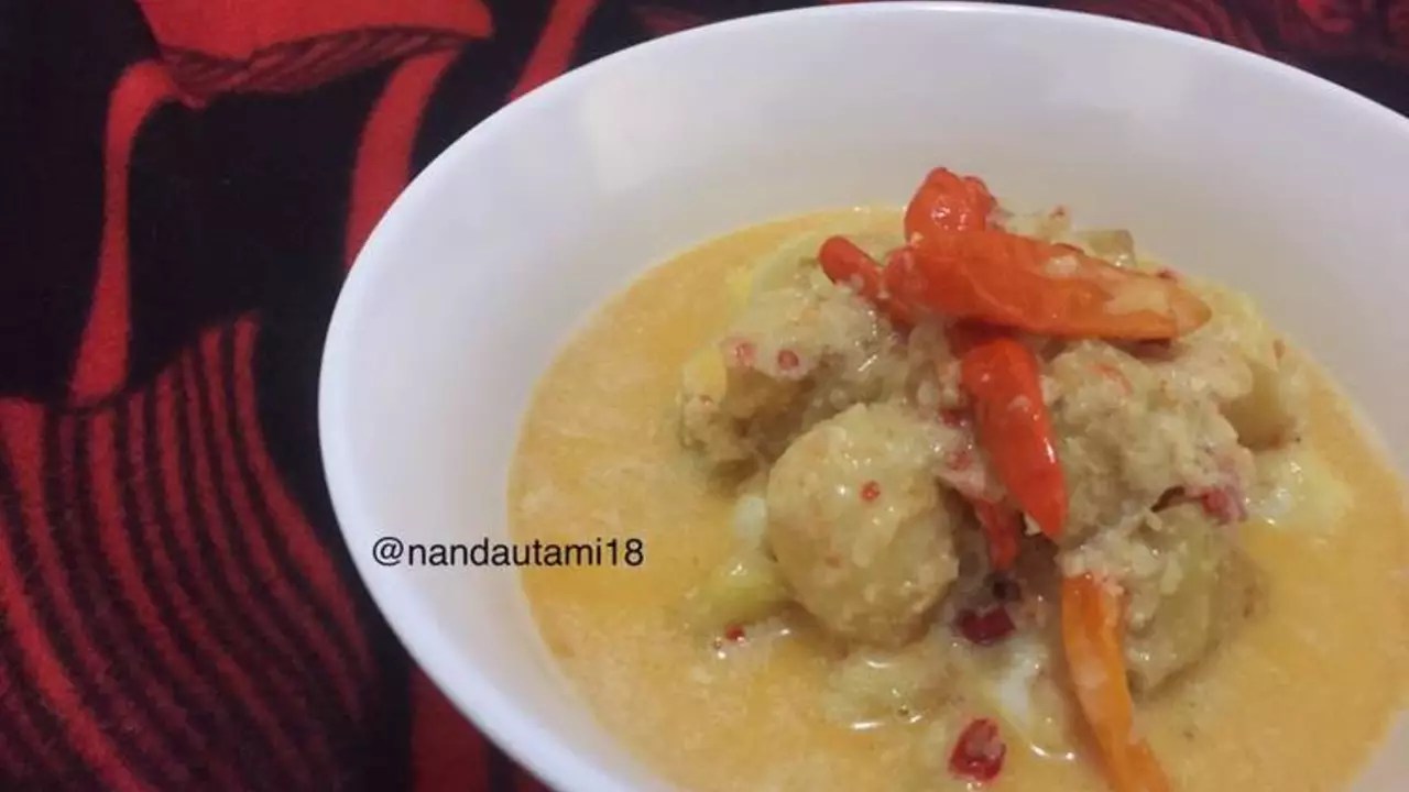 Dan, sambal goreng tahu tempe ini dalam kondisi yang juga masih hangat. Lezatnya Kaldu Kentang Kuah Santan Yang Istimewa Topwisata