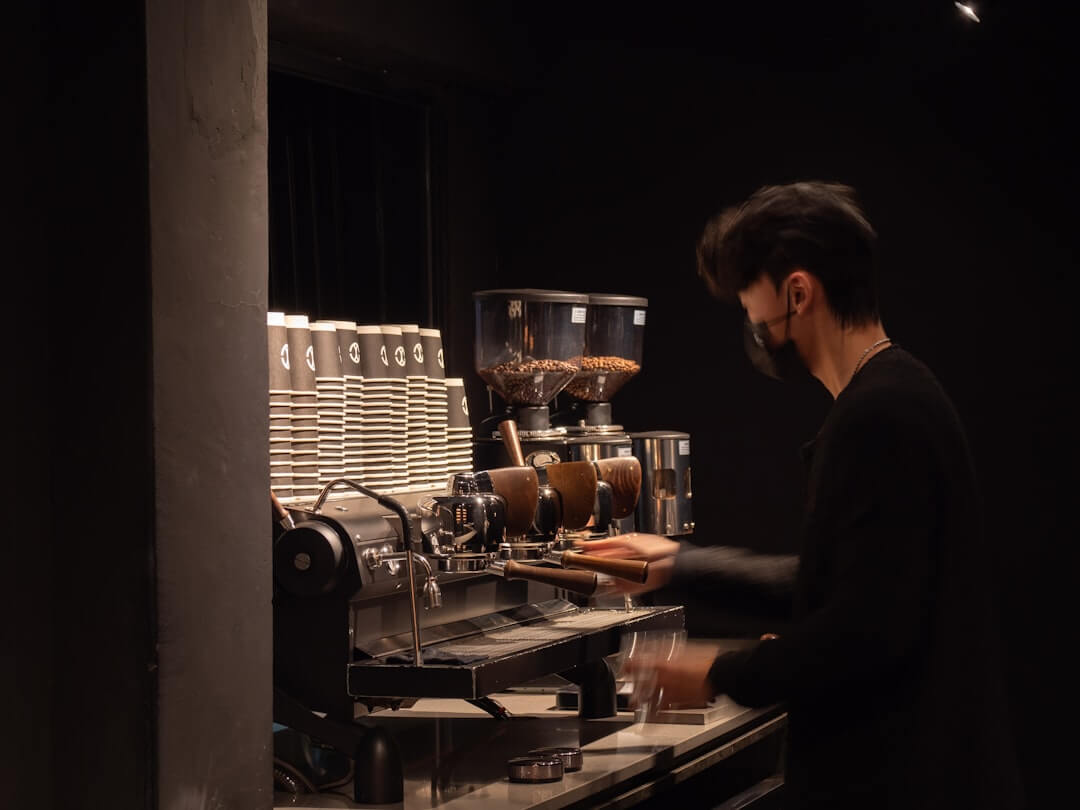 Melk opschuimen met een barista koffiemachine: tips voor het perfecte microschuim