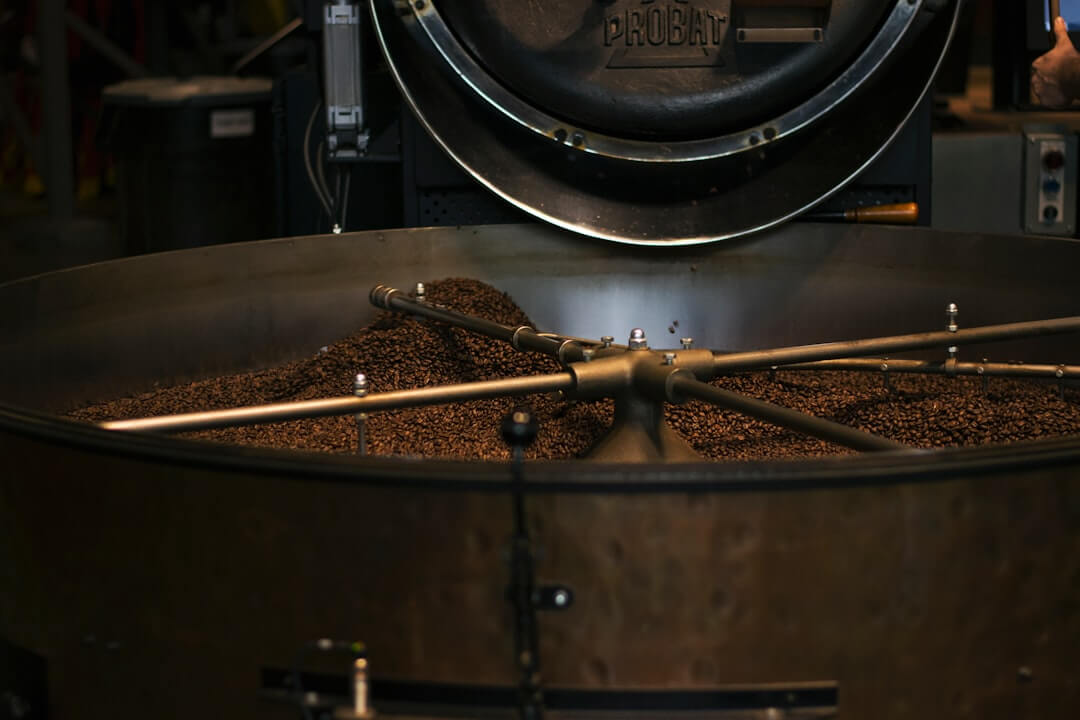 Hoe kan ik mijn koffiemachine schoonmaken? Tips voor dagelijks en maandelijks onderhoud