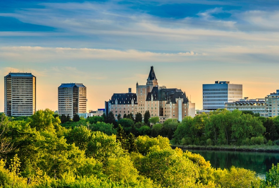 winnipeg flies direct daily to saskatoon
