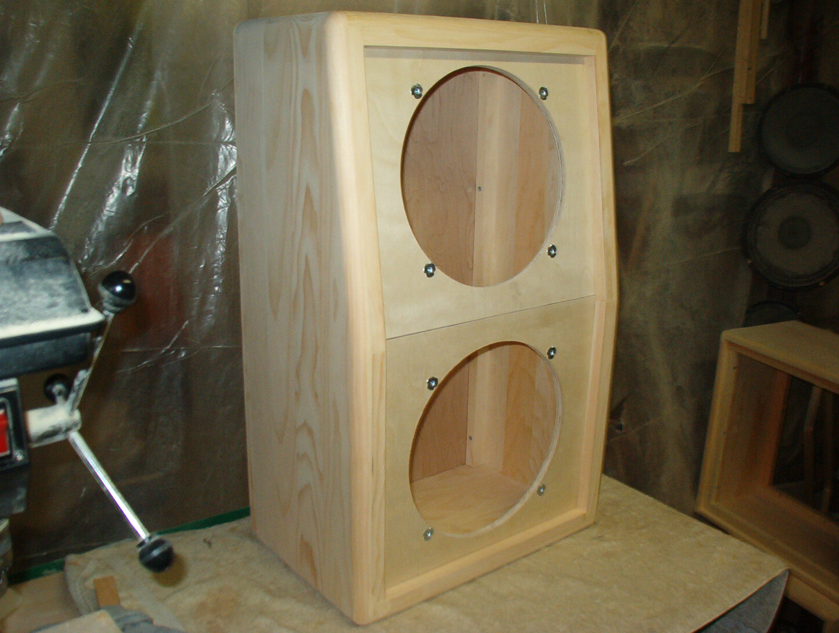 With four 10€ speakers you get the clear, . DIY Verticle 2x12 CAB | Fender Stratocaster Guitar Forum