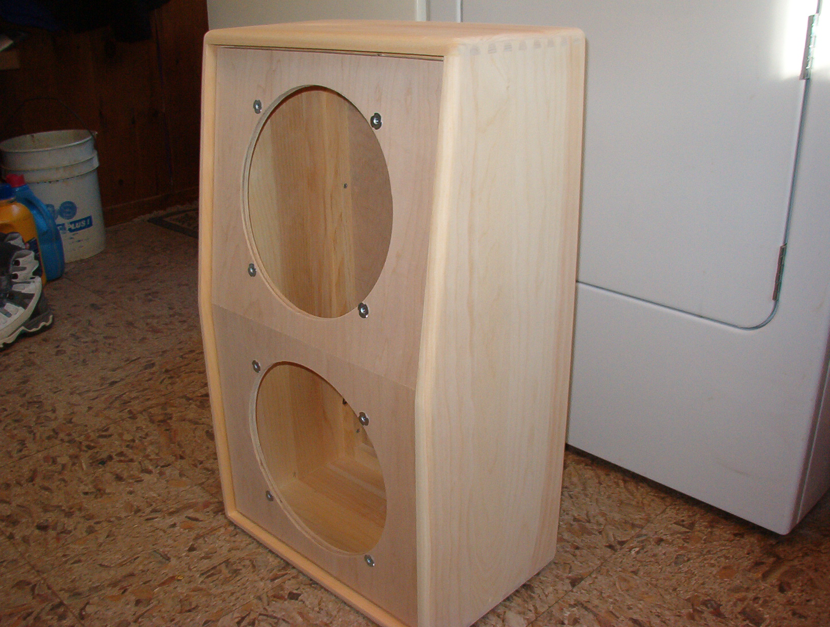 I'm building a 2x12 cab out of solid pine with box joints, and 1/4 baltic birch ply baffle and back. 2x12 Vertical Vs Diagonal | The Gear Page