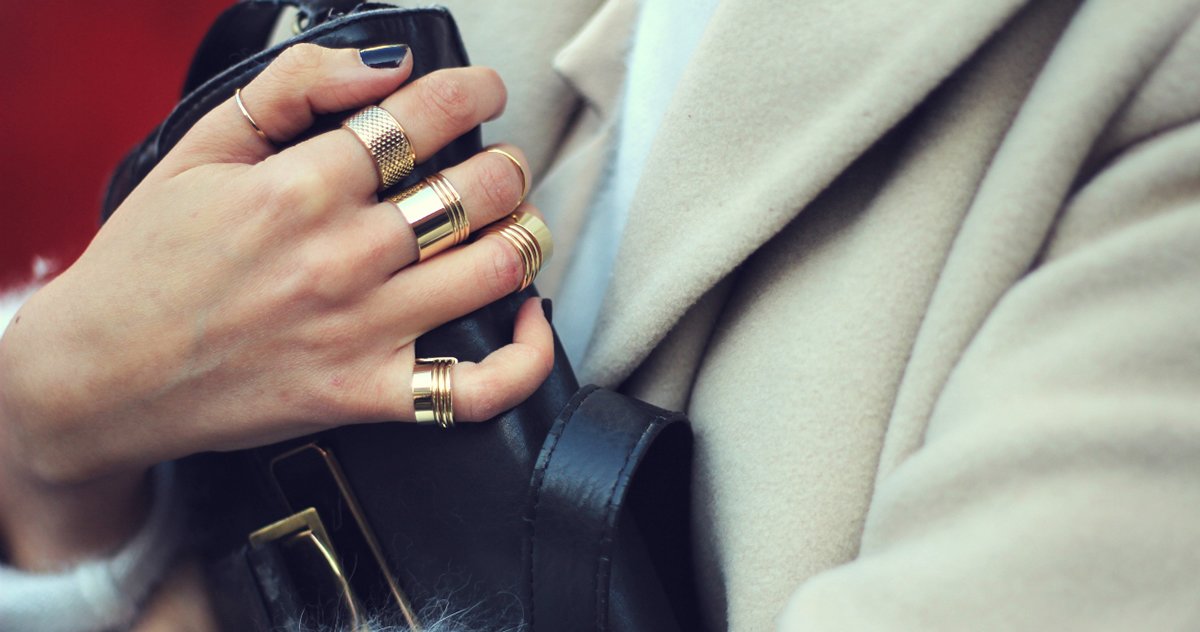 why did my ring turn my finger green the loupe truefacet on why does my wedding ring turn my finger green