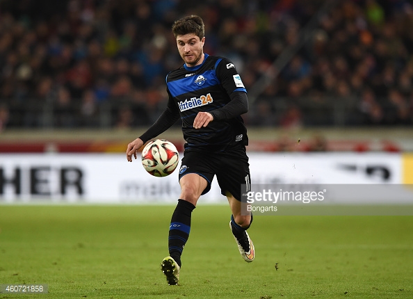Sc Paderborn 07 Vs Stuttgart Live Stream Bundesliga 2015 Marvin Bakalorz SC Paderborn 07 header from the centre of the box is too high.