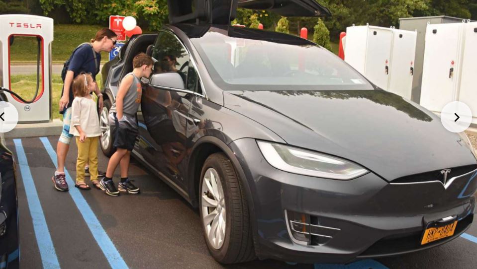 State lawmakers pass bill mandating only electric cars sold by 2035