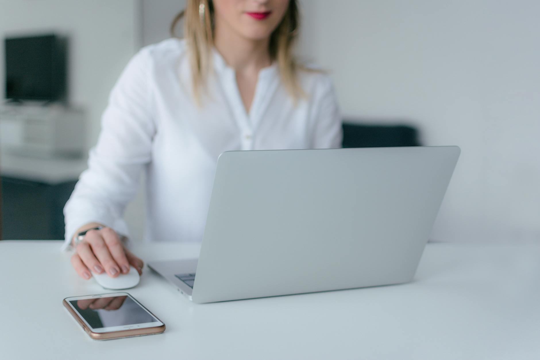 Read more about the article Is Digital Leasing Passive Income or Just Another Online Job?