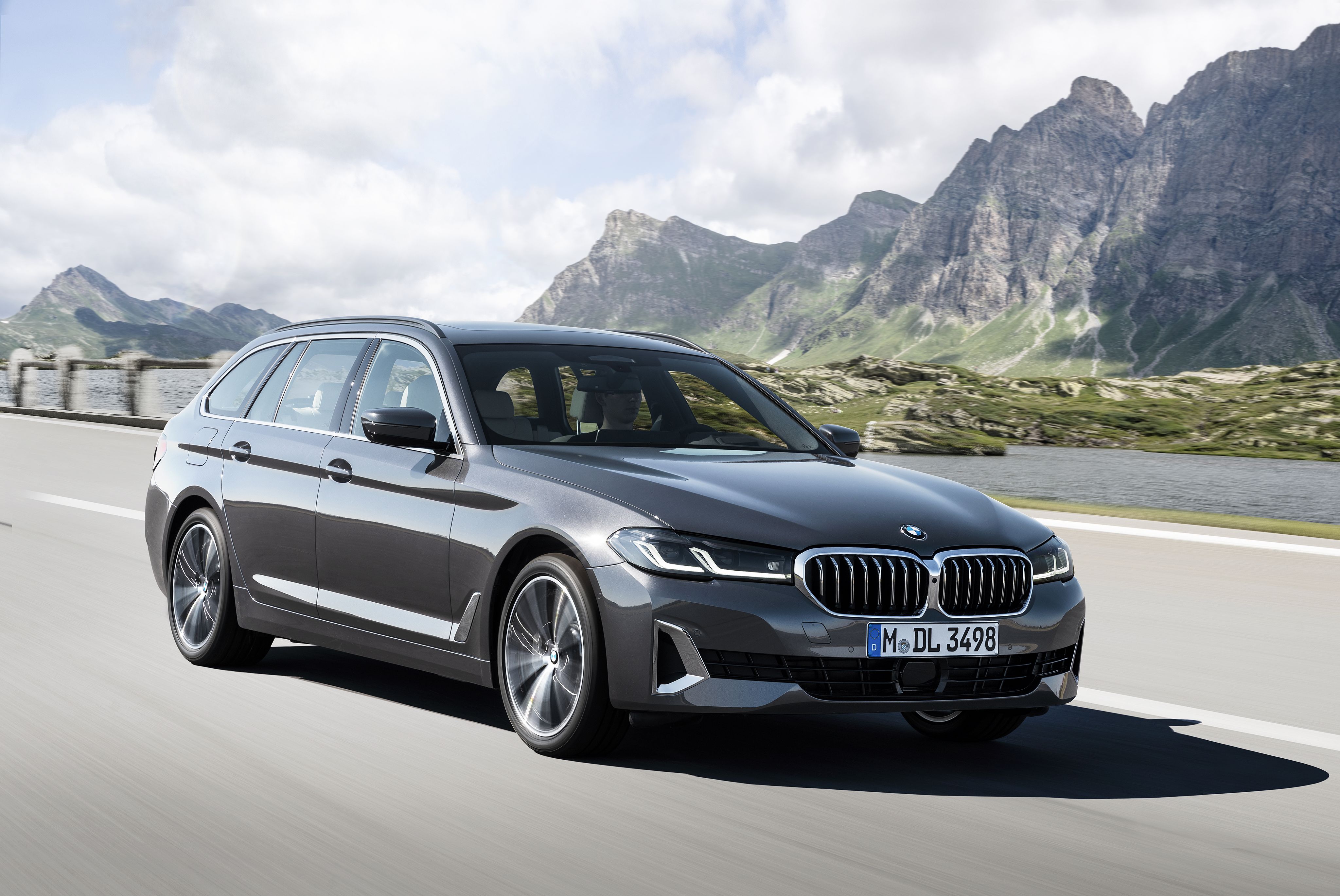 La version break de la bmw série 5 passe par la case restylage, les photos