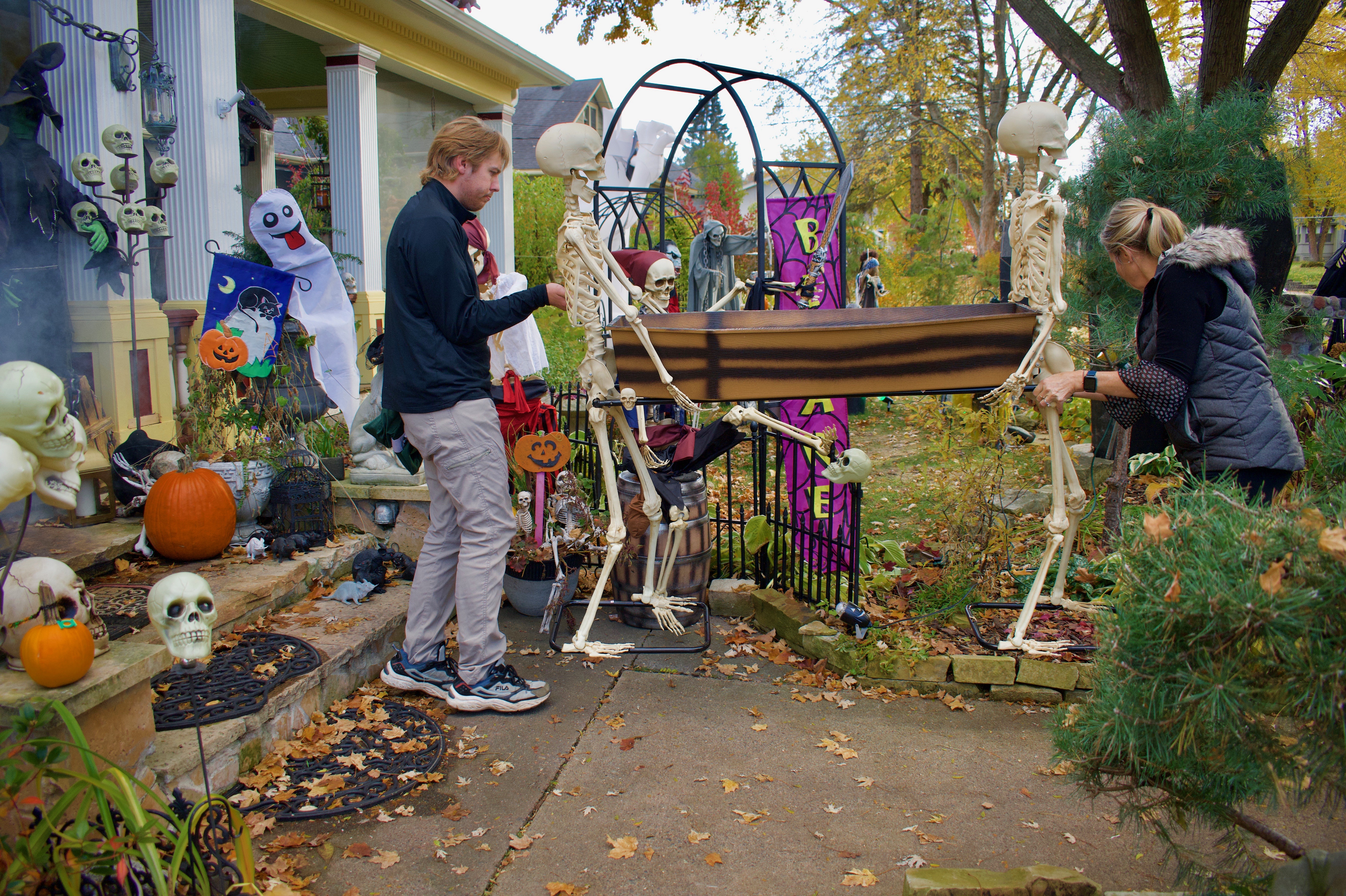 Stillwater’s ‘friendly scary’ Halloween house attracts a crowd - TwinCities.com-Pioneer Press
