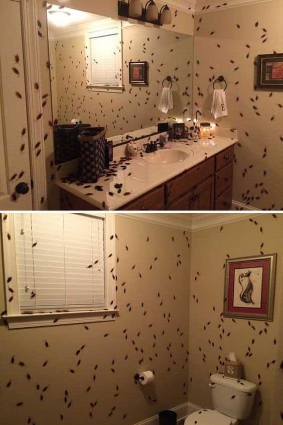See more ideas about halloween bathroom, halloween, halloween decorations. Halloween Bathroom Decorations That Ll Scare The Crap Out Of Them Twins Dish