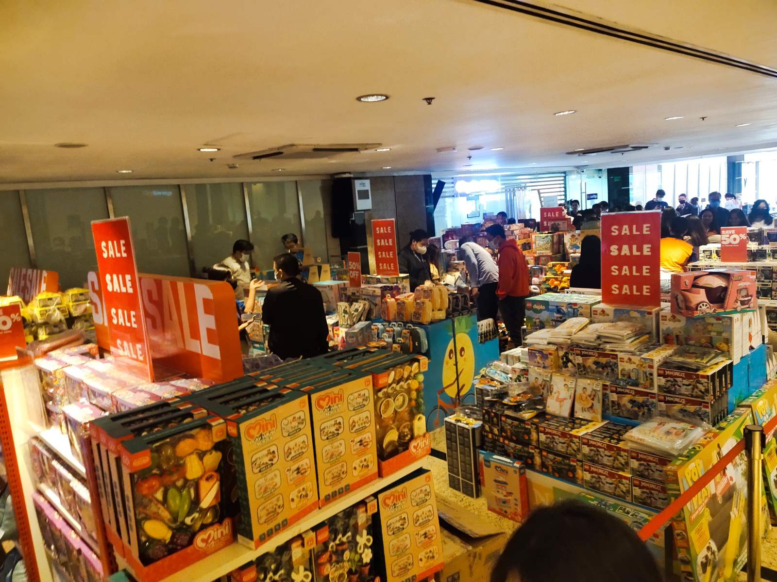 Toy Kingdom Sale at UnionBank: UnionBankers Enjoy Discounts and Donate Toys to Saint Rita Orphanage