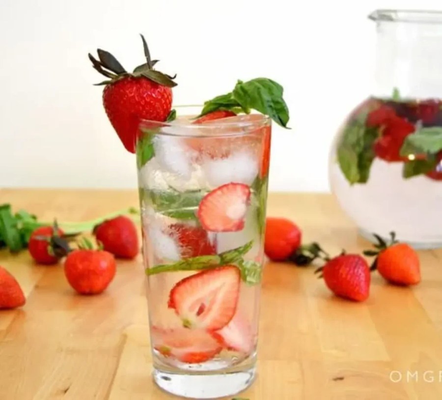 Berry and Basil Detox Water one of the 10 Powerful Detox Waters for Natural Belly Fat Reduction Every Morning
