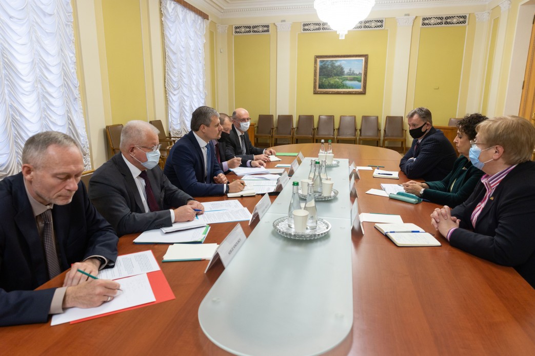 Посол Швеції і Роман Машовець обговорили безпекову ситуацію на сході й навколо України.