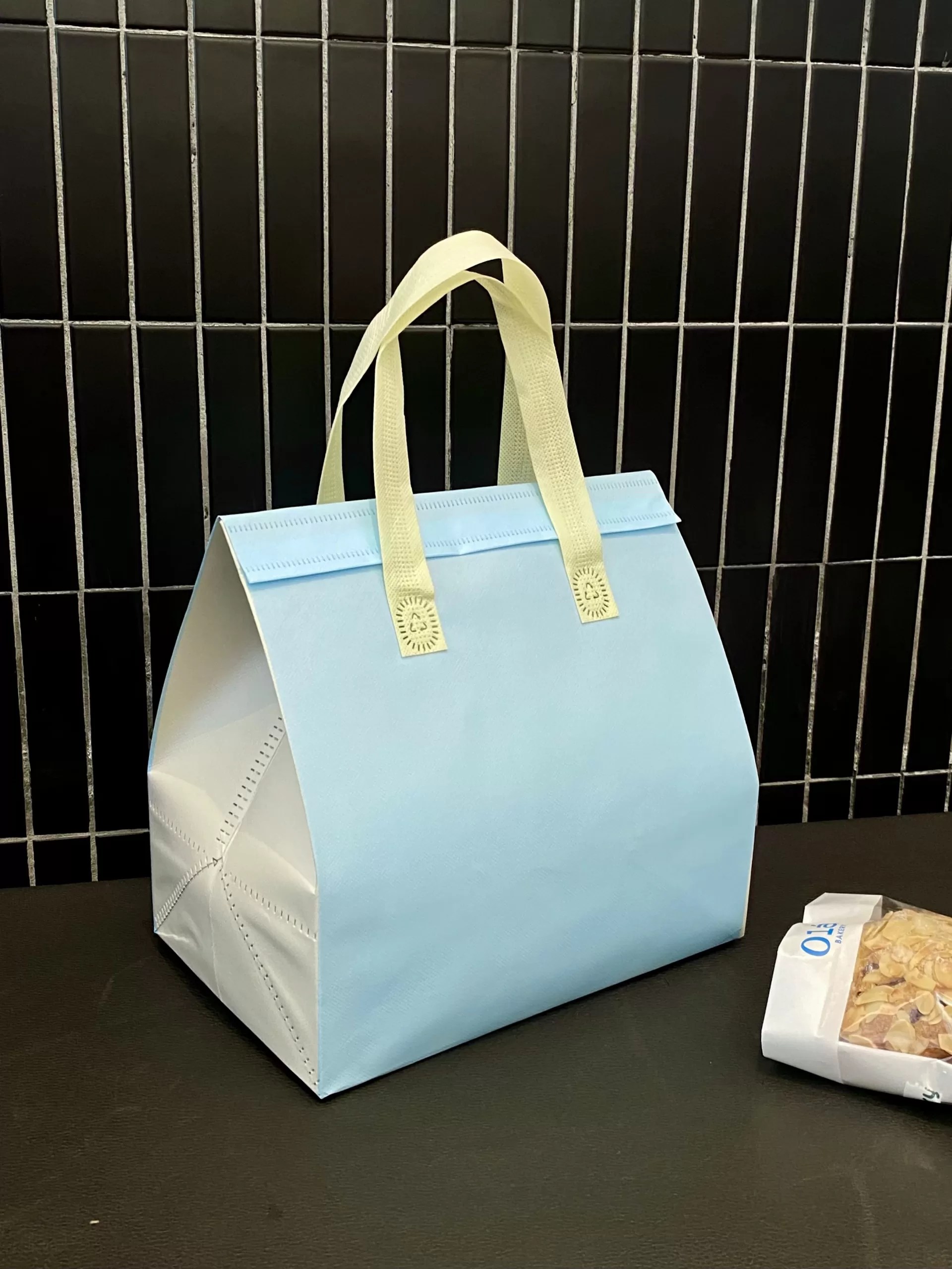 Insulated Tote Bag 🛍️ Grey Non-Woven Insulated Tote Bags – 10pcs Reusable Thermal Fabric Pouches – Portable Food, Drinks, Lunch, Grocery Delivery Carrier – Keep Warm or Cold – Perfect for Travel, Work, School, Picnic - 图片 13