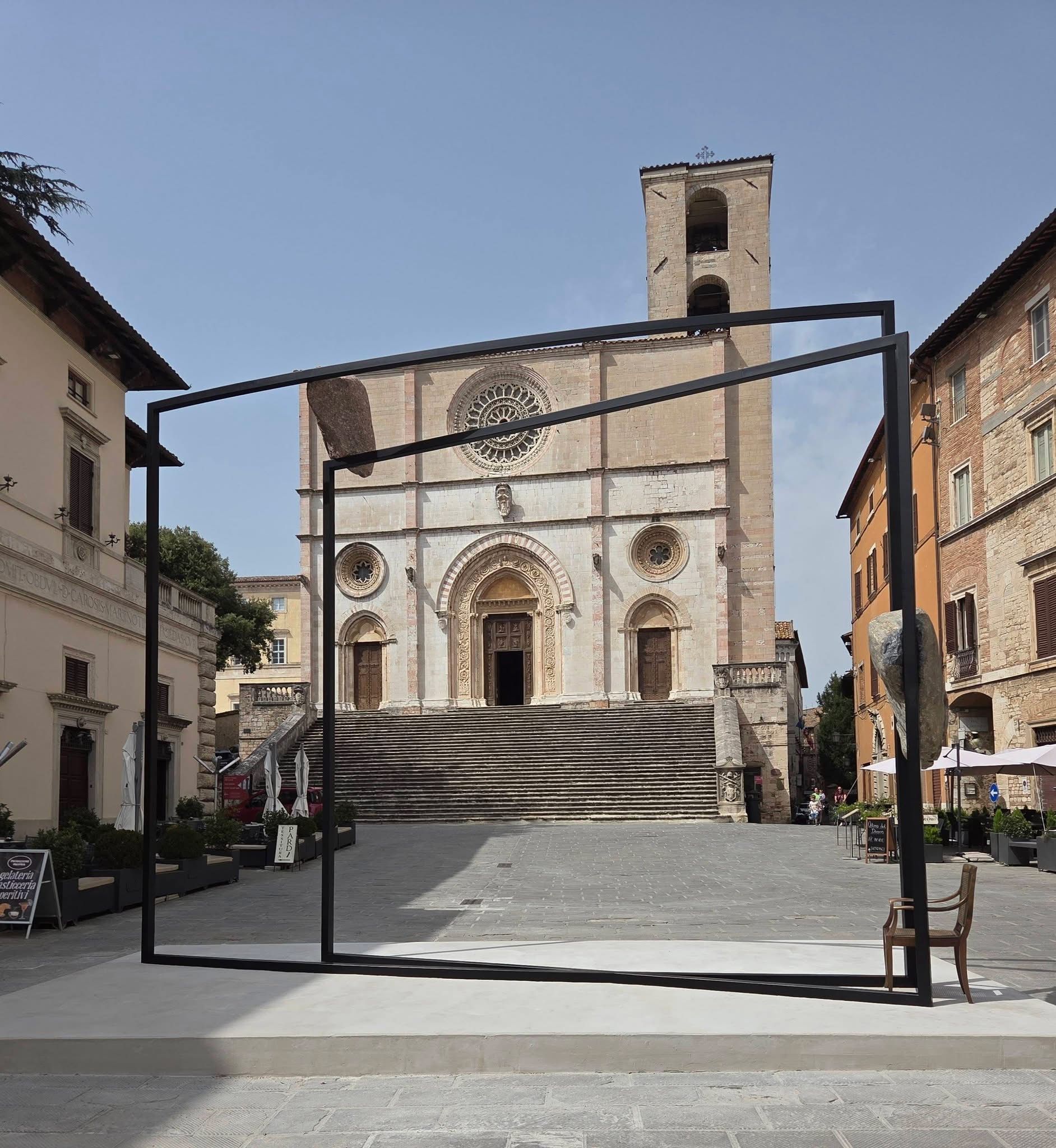 Todi celebra l’artista polacca Alicja Kwade con la personale «ParaPosition»