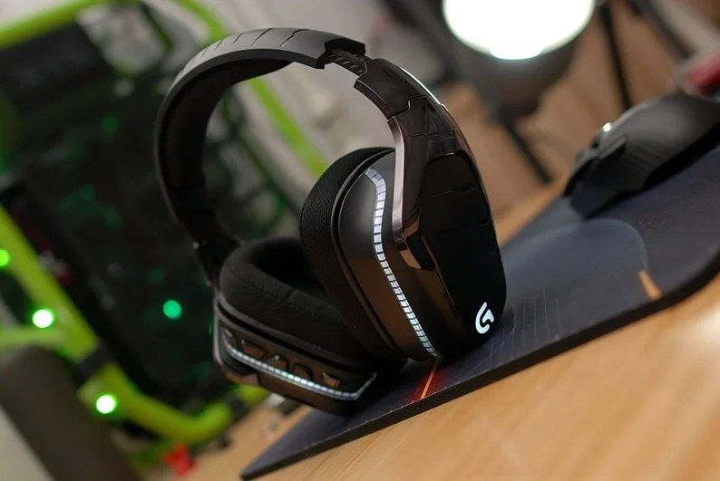 Logitech G935 vs G933 Gaming Headset 