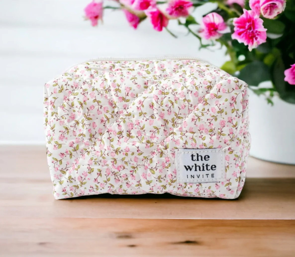 Understanding the difference between a toiletry bag and a cosmetic bag