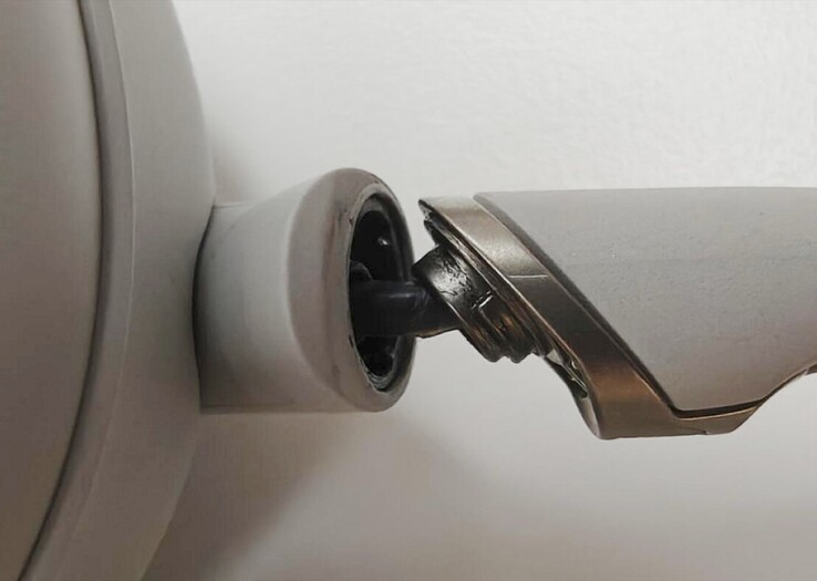 سماعة سوني WH-1000XM6 تواجه شكاوى من عيوب في المفصلات بحسب تقارير المستخدمين